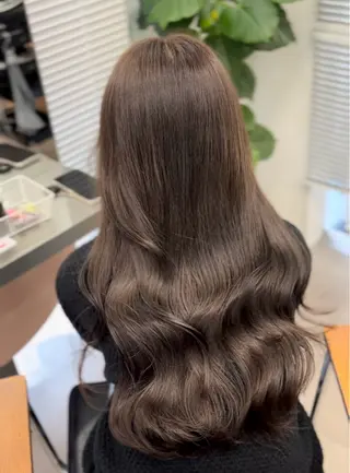 ロング amu/ブリーチなし ダブルカラーのヘアスタイル