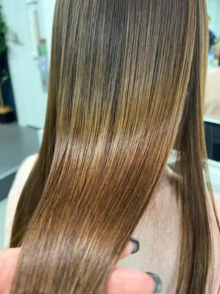 ロング カラー ハイトーン&髪質改善 &韓国エクステ🤎のヘアスタイル