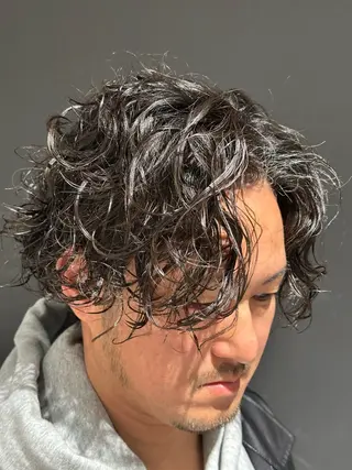 セミロング パーマ メンズ ヒロ銀座barber shop 大阪本店所属・平田 翔也のヘアスタイル