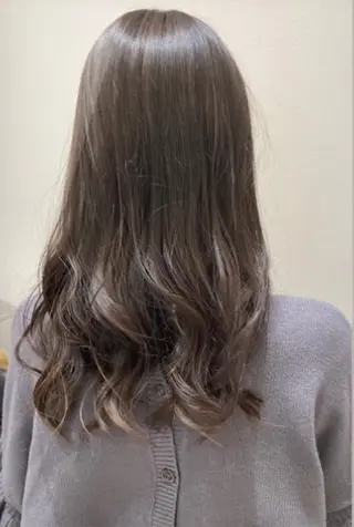 ロング カラー ルシードスタイル クリザンテーム所属・佐藤 睦月のヘアスタイル