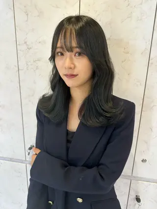 セミロング カラー ヘアアレンジ Akane レイヤー/艶カラーのヘアスタイル