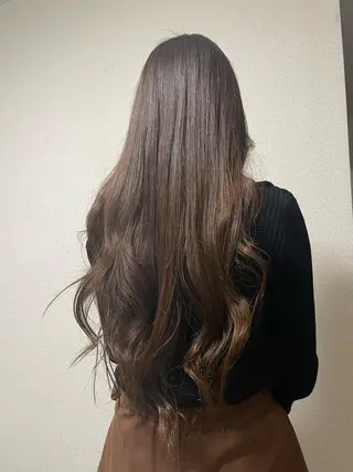 ロング カラー 佐々木 麻純のヘアスタイル