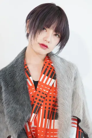 ショート カラー ハイトーン/レイヤー /ケアブリーチ石川治のヘアスタイル