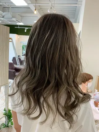 セミロング カラー ヘアアレンジ hiar make ROSEL所属・ROSEL末吉 海渡のヘアスタイル