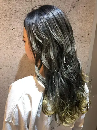 カラー 久保 敏之のヘアスタイル