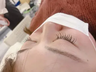 マツエク・マツパ 石渡このみ 🍊レイヤーカットのヘアスタイル