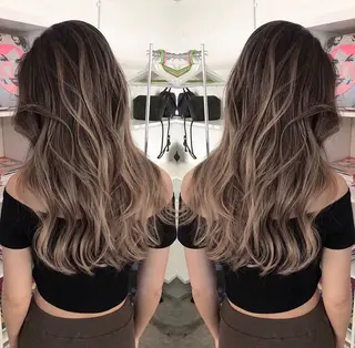 ロング カラー ササ キのヘアスタイル