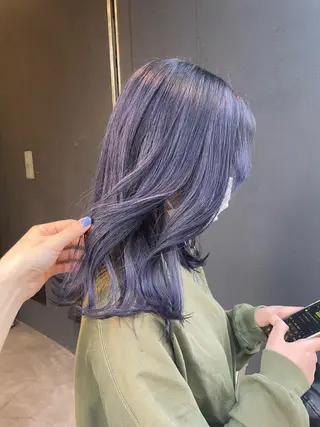 ミディアム カラー akane .のヘアスタイル