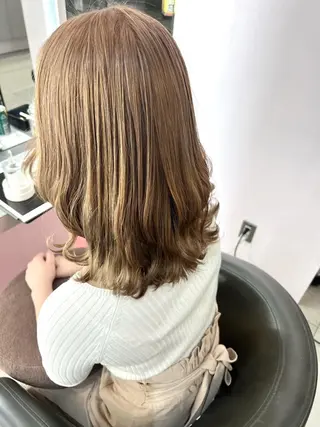 ミディアム Eleanor 池袋 ミカのヘアスタイル
