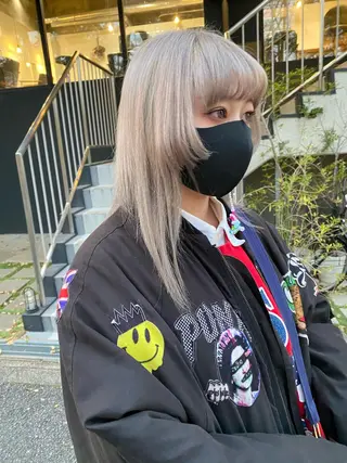 カラー natsune /レイヤーカットのヘアスタイル