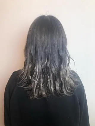 セミロング カラー 是枝 さくらのヘアスタイル