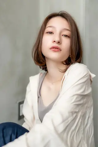 ミディアム カラー 🉐レイヤー/塩見 弘樹🉐渋谷のヘアスタイル