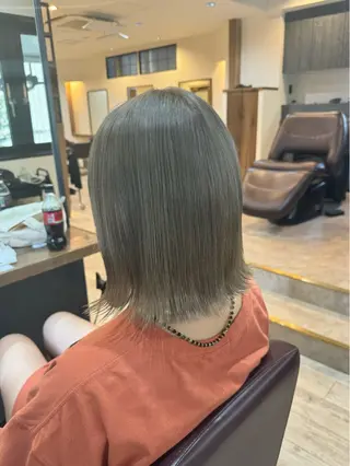 セミロング カラー 内沼 恵留菜のヘアスタイル