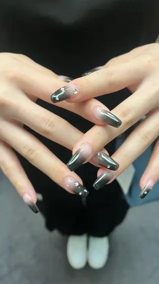 ネイル ネイルサロンアジアン池袋店所属・林 夏萌のネイルデザイン