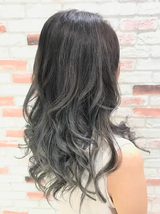 ロング カラー 松山 真也のヘアスタイル
