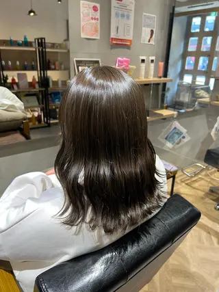 セミロング カラー スゲノ ルウのヘアスタイル