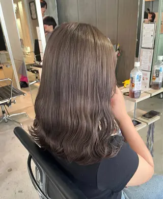ミディアム カラー 暖色/まろベージュ/ シカタユウカのヘアスタイル