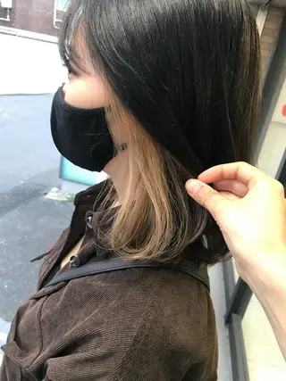 ミディアム カラー 横山 奈央のヘアスタイル