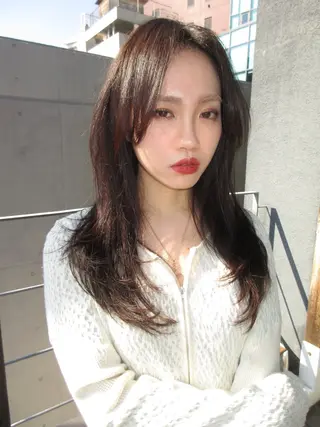 セミロング レイヤーカット\ウル フ　chinatsuのヘアスタイル