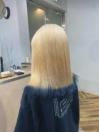 セミロング カラー lani hair salon所属・SHOTO ハイトー ン/デザインカラーのヘアスタイル