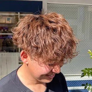 ショート パーマ メンズ 吉田 新平のヘアスタイル