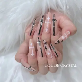 ネイル LOUISE CRYSTALのネイルデザイン