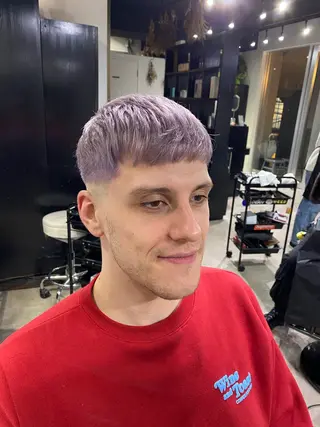 ショート 山影✨バレイヤージュ ハイライト✨メンズ◎のヘアスタイル