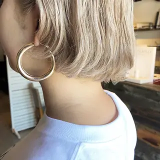 ショート カラー 吉川 愛美李のヘアスタイル