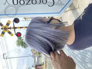 カラー セミロング corazon ブリーチのヘアスタイル