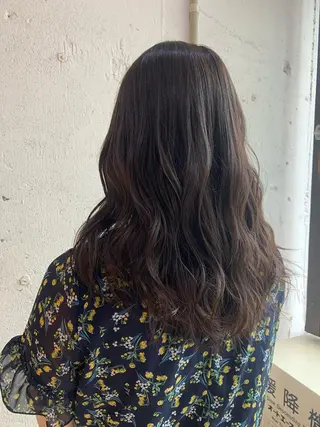 セミロング カラー EIGHT 中川原 菜々子のヘアスタイル