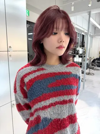 ミディアム カラー TATSU ミルクティーベージュのヘアスタイル