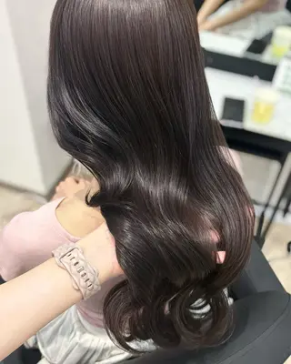 ロング カラー 𝒎𝒐𝒆🩰 名駅/ヘアメ/韓国風のヘアスタイル