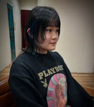 ミディアム イシザワ ユミのヘアスタイル