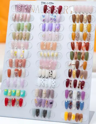 ネイル Lucky nail  小林和希のネイルデザイン