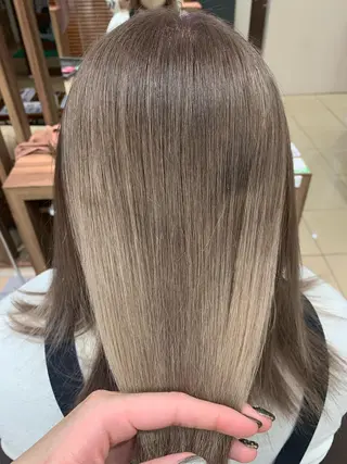 ミディアム Nagisa ナギサのヘアスタイル