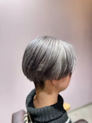 ショート カラー 山本 純平のヘアスタイル