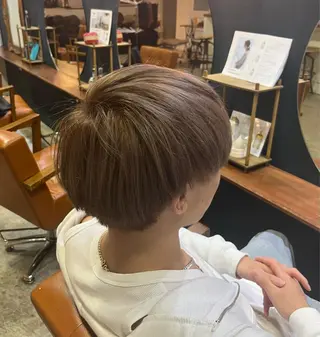 カラー 森田翔斗 顔周りレイヤーのヘアスタイル