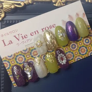 ネイル ラヴィアン ローズのネイルデザイン