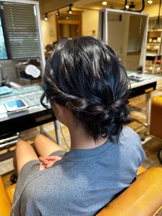 ミディアム ヘアアレンジ 岡本 葵のヘアスタイル