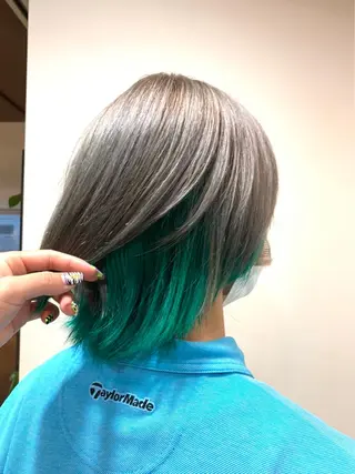 セミロング W_SALON ［触れたくなる艶髪］のヘアスタイル