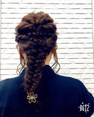 セミロング ヘアアレンジ The book hand salon所属・伊藤 さやかのヘアスタイル