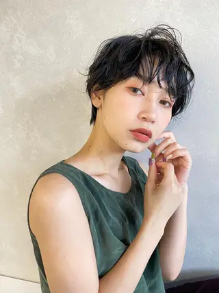 ショート パーマ Mira by greenのヘアスタイル