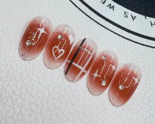 ネイル AngelChris ビューティーサロンのネイルデザイン