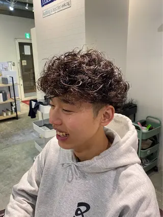 パーマ メンズ パーマ特化/フェザー パーマシャドウ/真生のヘアスタイル