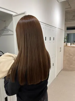 ロング カラー 阪本 桃のヘアスタイル