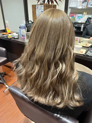 セミロング カラー 🐻牧野 芹帆🐻のヘアスタイル