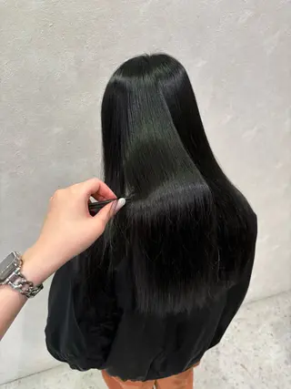 ロング 山田 梨央のヘアスタイル