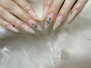 ネイル Flower nailsalon 2号店所属・U M. nailのネイルデザイン