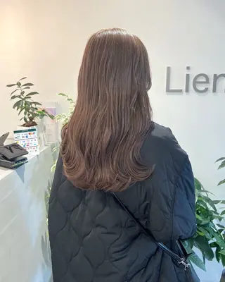 カラー lien YURINAのヘアスタイル