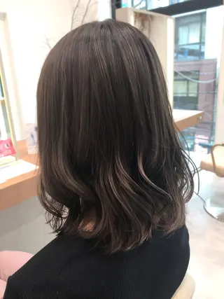 セミロング カラー 木野田 萌のヘアスタイル